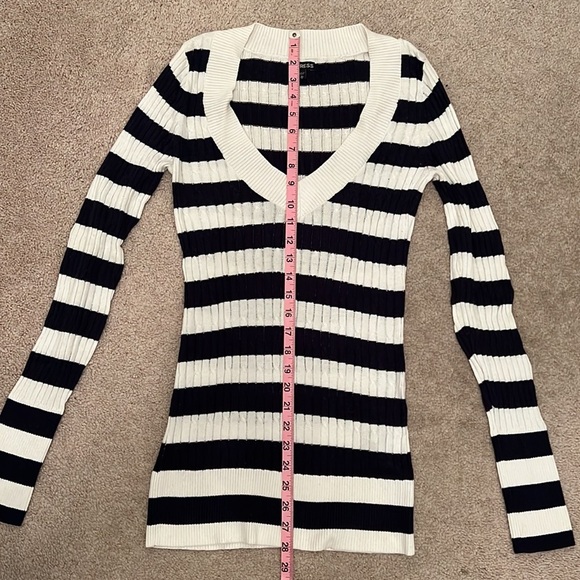 🆕 NWOT Express Navy Blue White Striped Pullover Sweater Size Medium - Picture 4 of 5